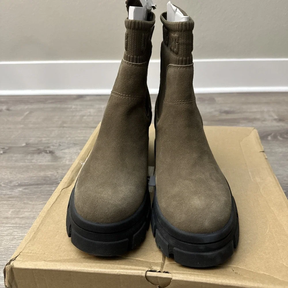 UGG Brooklyn Chelsea Waterproof Platform Boots Brown US 12/UK 10/EU 43